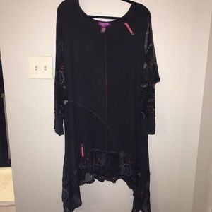 taillissime size 2x black tunic w/ sheer sleeves